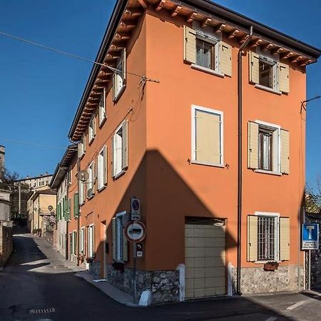 B&B Al Vicolo Di Mezzo Monzambano Exterior foto