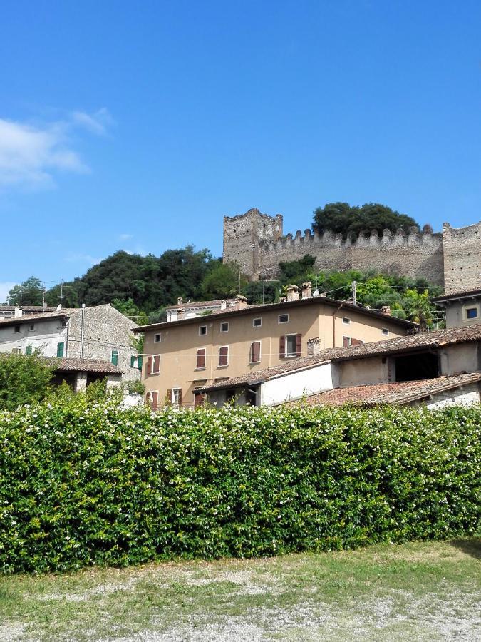 B&B Al Vicolo Di Mezzo Monzambano Exterior foto