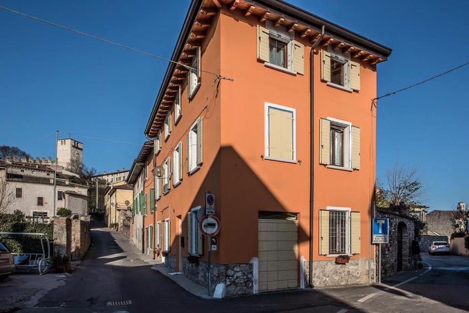 B&B Al Vicolo Di Mezzo Monzambano Exterior foto